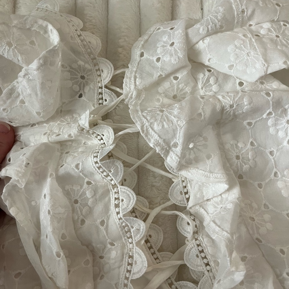 DO+BE White Eyelet Lace Blouse - Picture 5 of 7